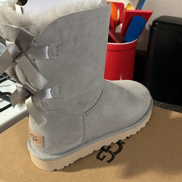 UGGS….. - Picture 3 of 6